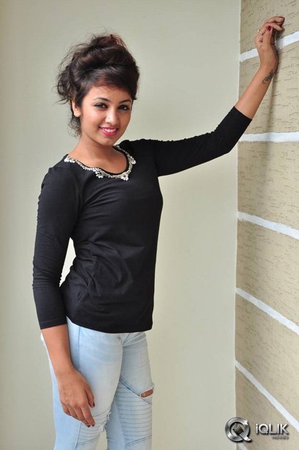 Tejaswi-Madivada-at-Kerintha-Movie-Success-Meet